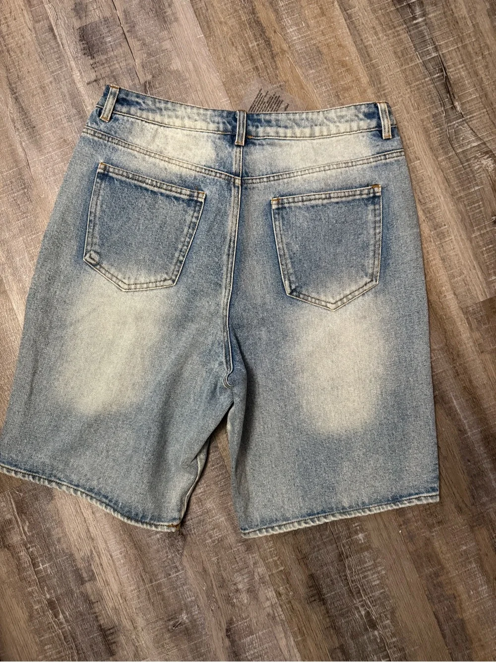Le Lis classic flattering